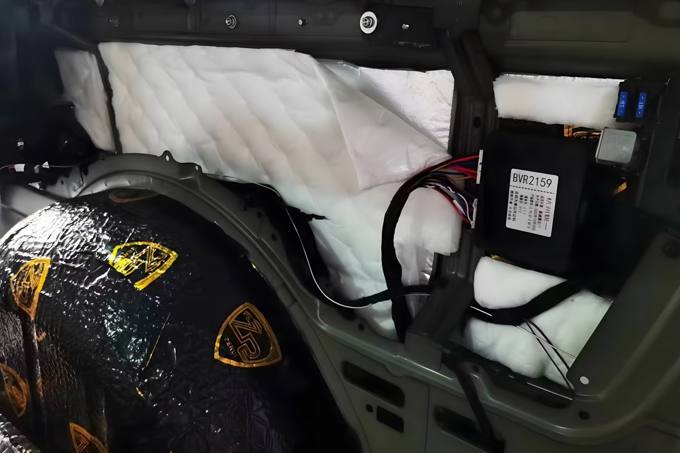 防水防潮汽车底盘消音棉.jpg